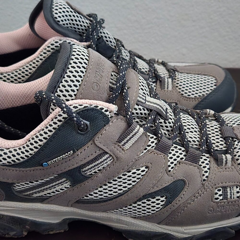 Women's 8.5 Hi-tec Ravus Vent Lite Low Hiking Shoes